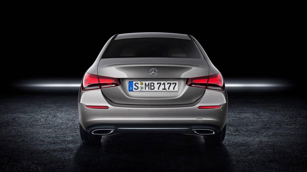Không cần mang xe đến đại lý, khách hàng vẫn mua được công nghệ cho xe Mercedes-Benz3aaa