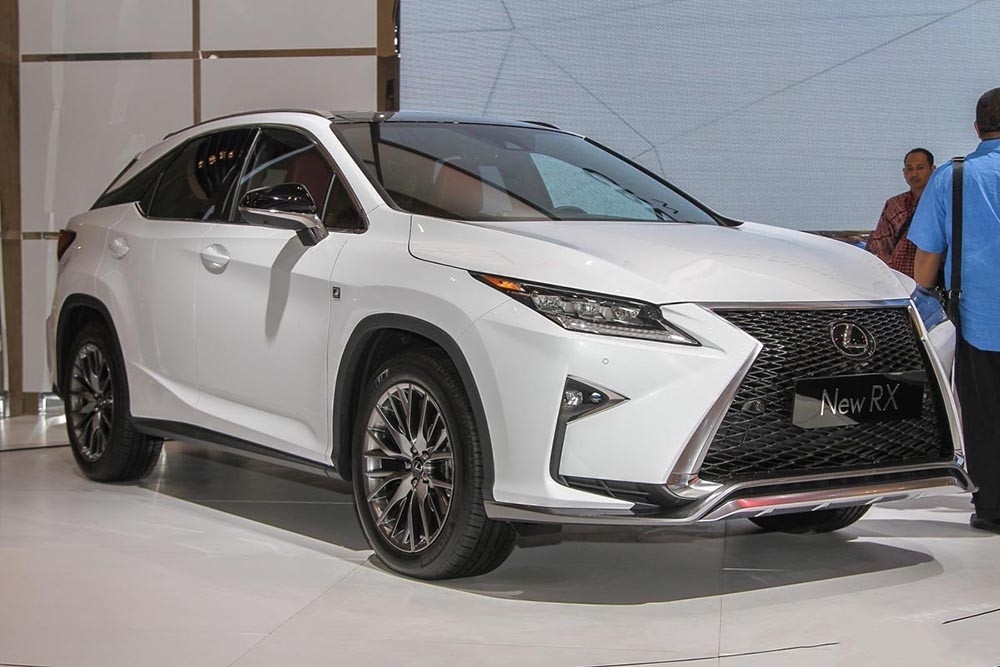 RX350 có ngoại hình cầu kỳ sang trọng