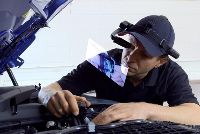 BMW trang bị kính thông minh cho kỹ thuật viên giúp sửa xe nhanh hơn 1a