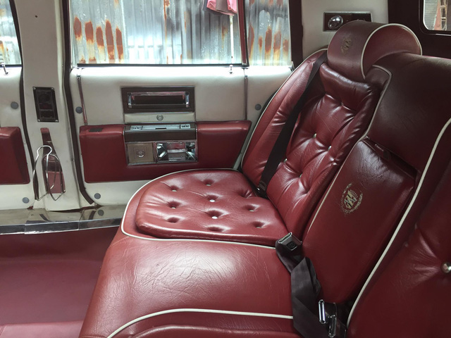 Cadillac Fleetwood Brougham Limousine 30 năm tuổi xuất hiện tại Sài Gòn 6a