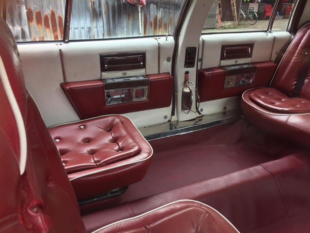 Cadillac Fleetwood Brougham Limousine 30 năm tuổi xuất hiện tại Sài Gòn 5a