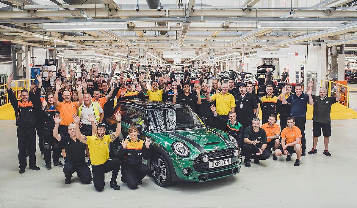 Sinh nhật MINI, chiếc xe thứ 10 triệu được xuất xưởng tại nhà máy Oxford 2a