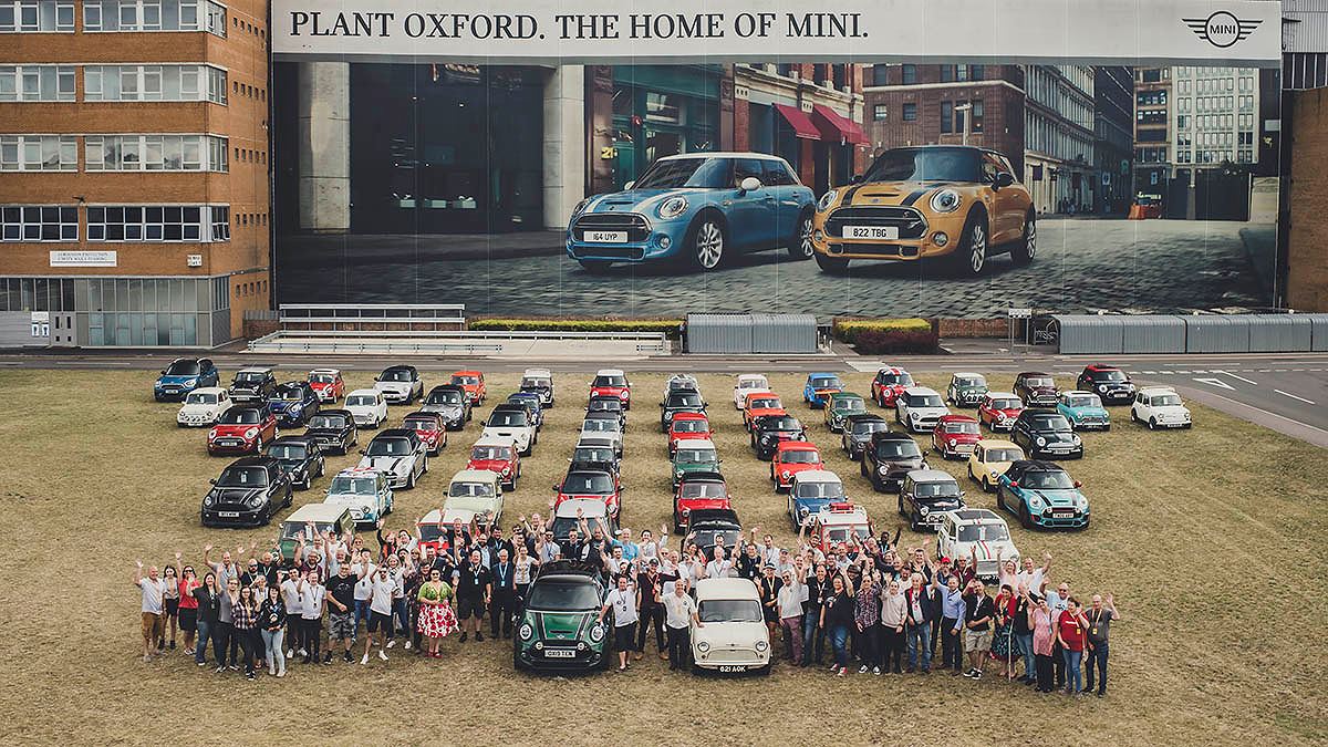 Sinh nhật MINI, chiếc xe thứ 10 triệu được xuất xưởng tại nhà máy Oxford 1a