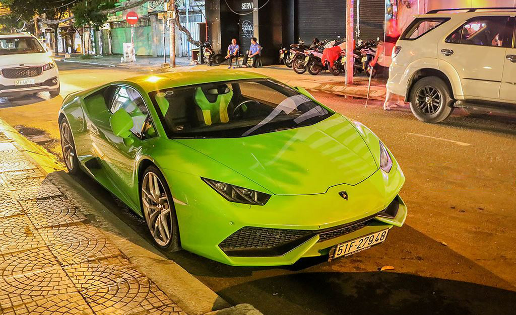 Lamborghini Huracan của đại gia Phan Thành xuất hiện trên phố Sài Gòn 4a