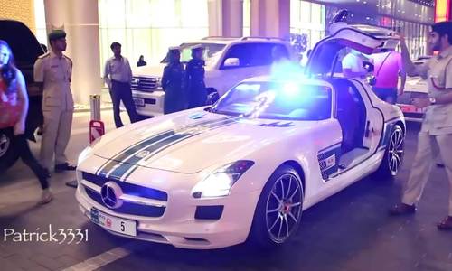 Top 5 xe cảnh sát UAE khiến giới mê ô tô bị "hút hồn" 2a