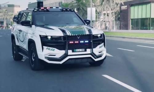 Top 5 xe cảnh sát UAE khiến giới mê ô tô bị "hút hồn" 4a
