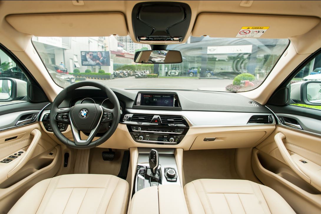 Bán xe BMW 520i 2019, nhập khẩu nguyên chiếc chính hãng, giảm trực tiếp 230 triệu tiền mặt