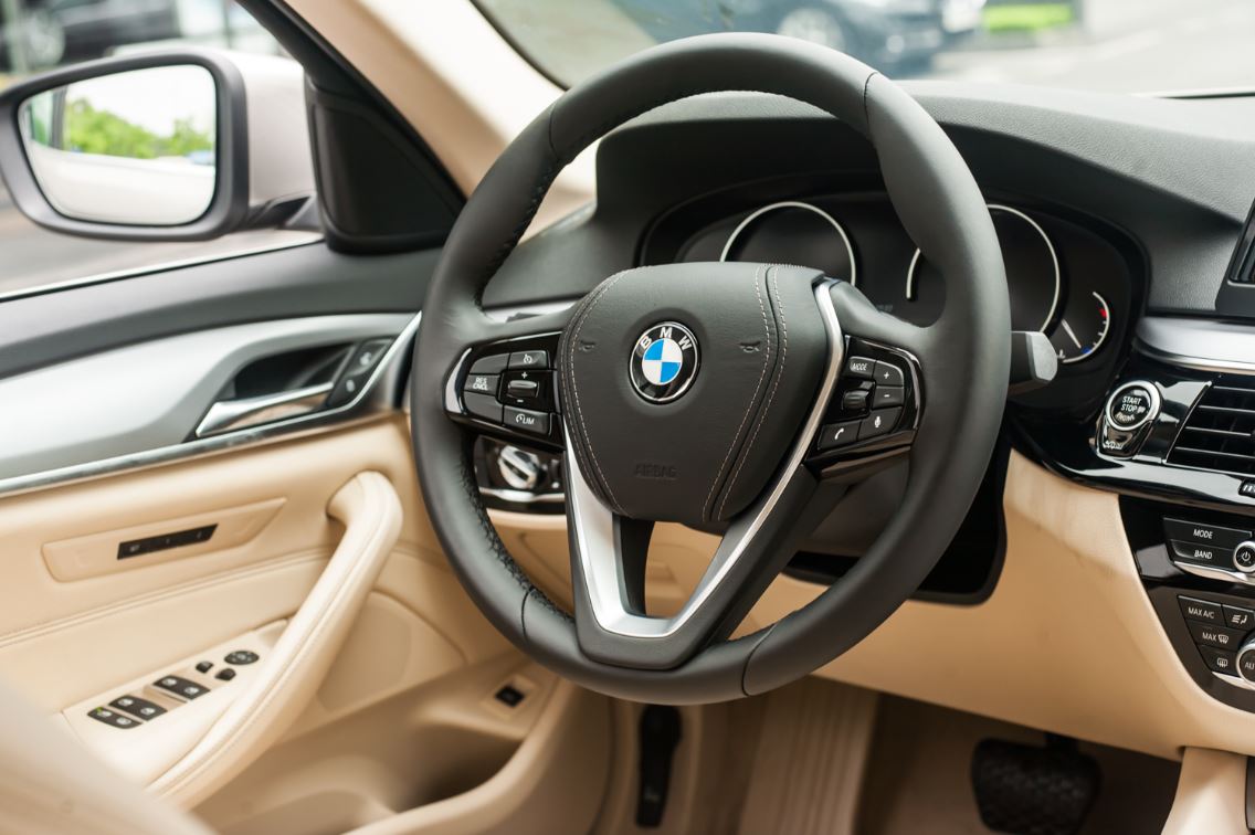 Bán xe BMW 520i 2019, nhập khẩu nguyên chiếc chính hãng, giảm trực tiếp 230 triệu tiền mặt