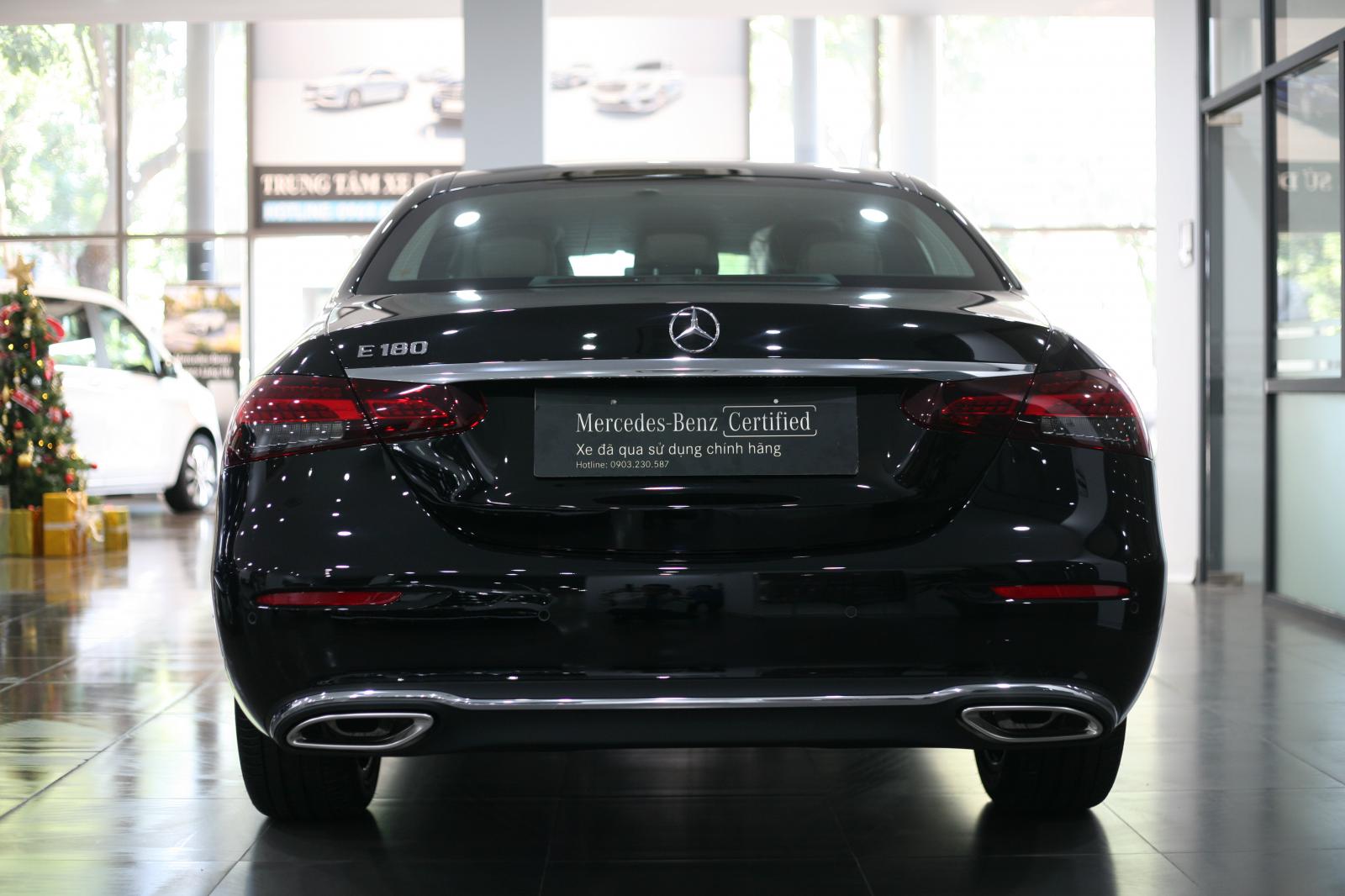 Mercedes Haxaco bán Xe Lướt Chính Hãng E180 Sx 2021 Lăn bánh 600KM bảo hành 3 năm giá 1,95 tỷ.