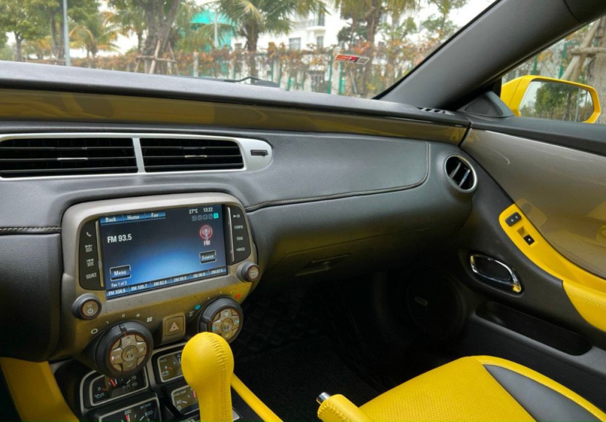 Bán Chevrolet Camaro RS 3.6 V6 năm sản xuất 2014, màu vàng, xe nhập
