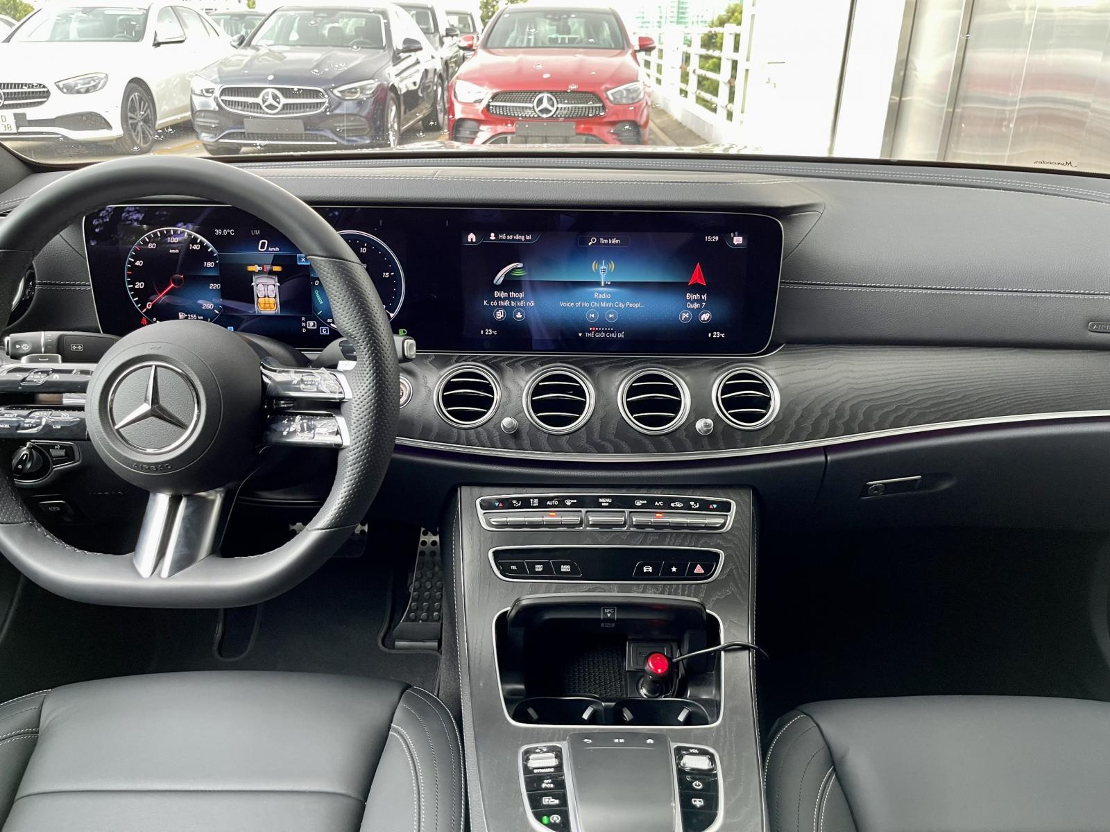 Mercedes-Benz E class E300 2021 - MERCEDES-BENZ PHÚ MỸ HƯNG CẦN BÁN E300, XE MỚI SD NỘI BỘ