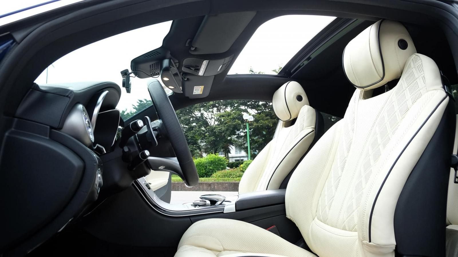 Mercedes-Benz C300 2021 - Màu xanh lam, nhập khẩu