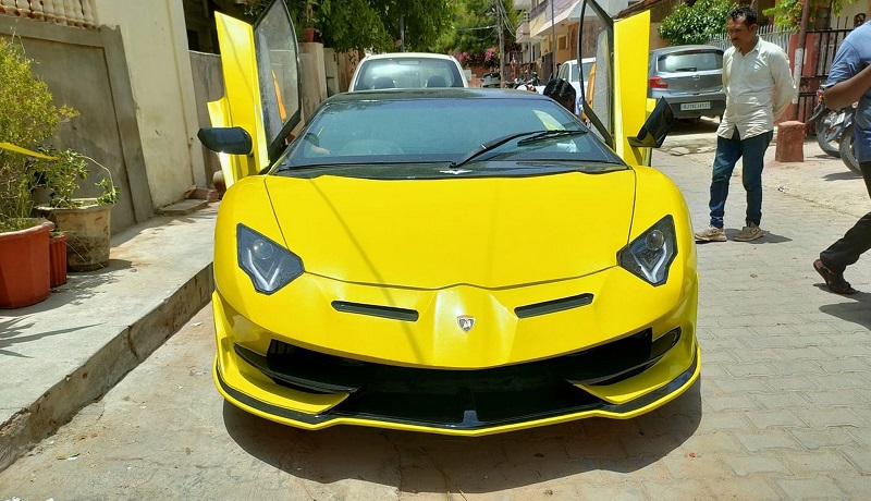giá xe Lamborghini tại Việt Nam là bao nhiêu