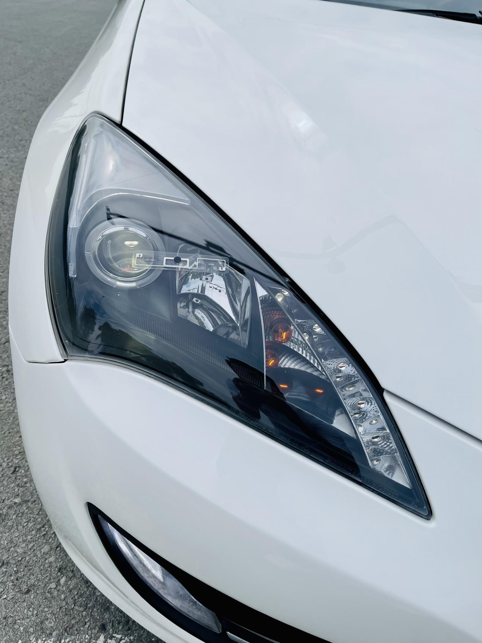 Hyundai Genesis 2011 - Xe nhiều đồ chơi