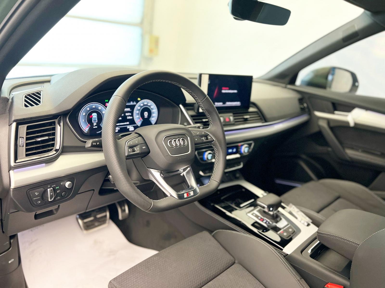 Audi Q5 Q5 S-line 2023 - Audi Q5 2023 Nhập khẩu chính hãng Giá cực tốt Đủ màu giao xe ngay, Tặng 2 năm bảo hiểm thân vỏ