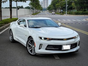 Chevrolet Camaro 2018 - Màu trắng, 2 cửa