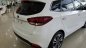 Kia Rondo 2.0 GAT 2017 - Bán xe Kia Rondo 2.0 GAT đời 2017, màu trắng, 709 triệu. Xe 7 chỗ sang trọng, tiện nghi.