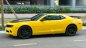 Chevrolet Camaro 2011 - Cần bán gấp Chevrolet Camaro sản xuất 2011, màu vàng, xe nhập